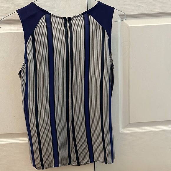 Sleeveless silk blouse - Picture 5 of 5